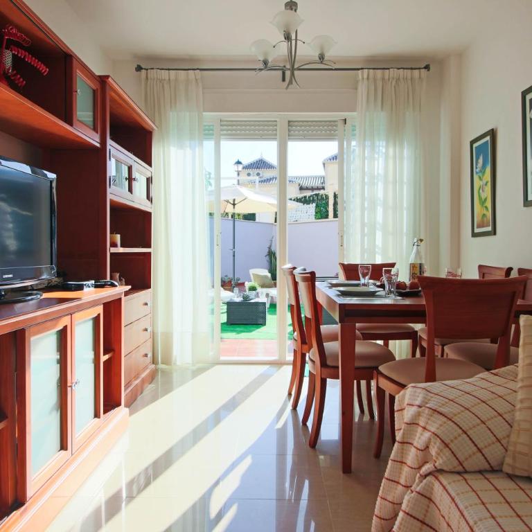 SpainKarmaSun - Three-Bedroom Apartment - 7