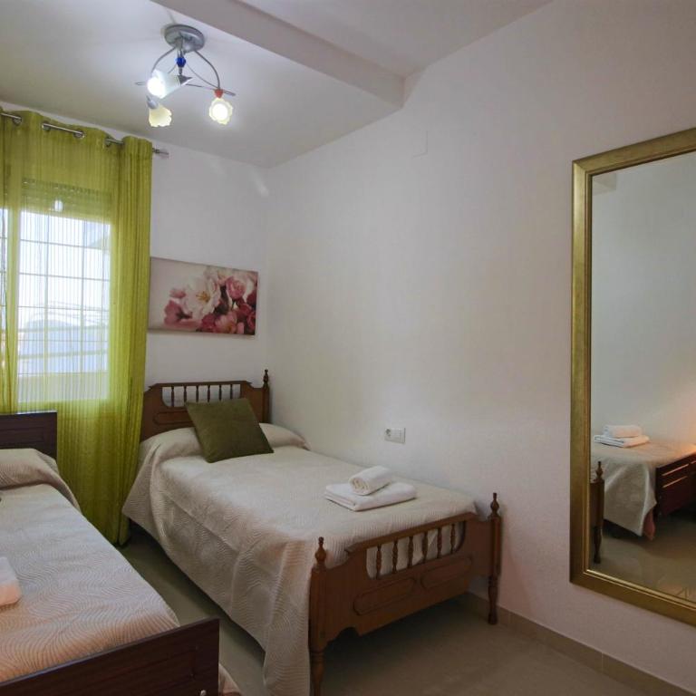 SpainKarmaSun - Three-Bedroom Apartment - 13