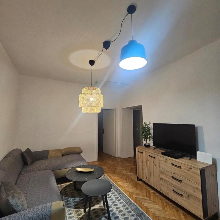 Apartment in the city center - Apartman sa 2 Spavaće Sobe - 17