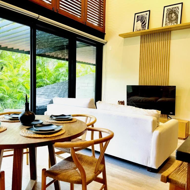 Playacar Residents - Two-Bedroom Deluxe Apartment with Balcony - 3