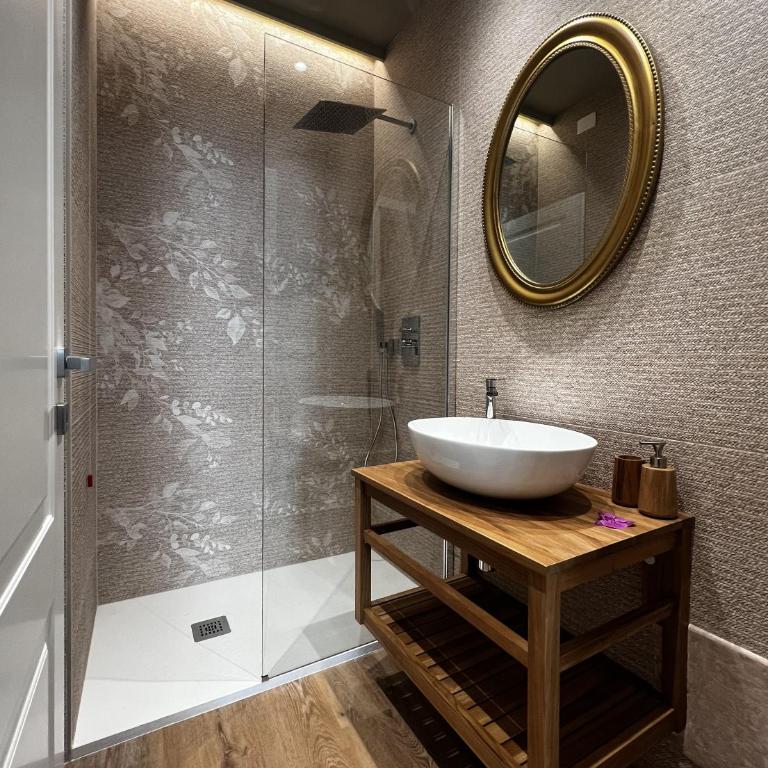 La Maison Coloniale Suite e Zona Wellness free - King Room with Balcony - 4