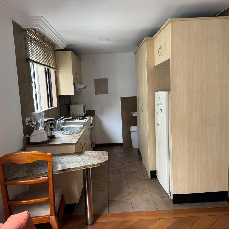 Hermosa suit frente hotel Dann Carlton Quito - Apartamento de 1 dormitorio - 7