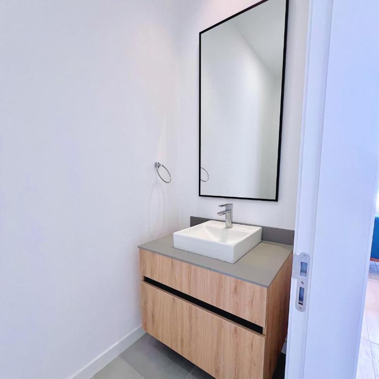 Minimalist Suite in the Tallest Building IQON - Apartamento de 1 dormitorio - 12