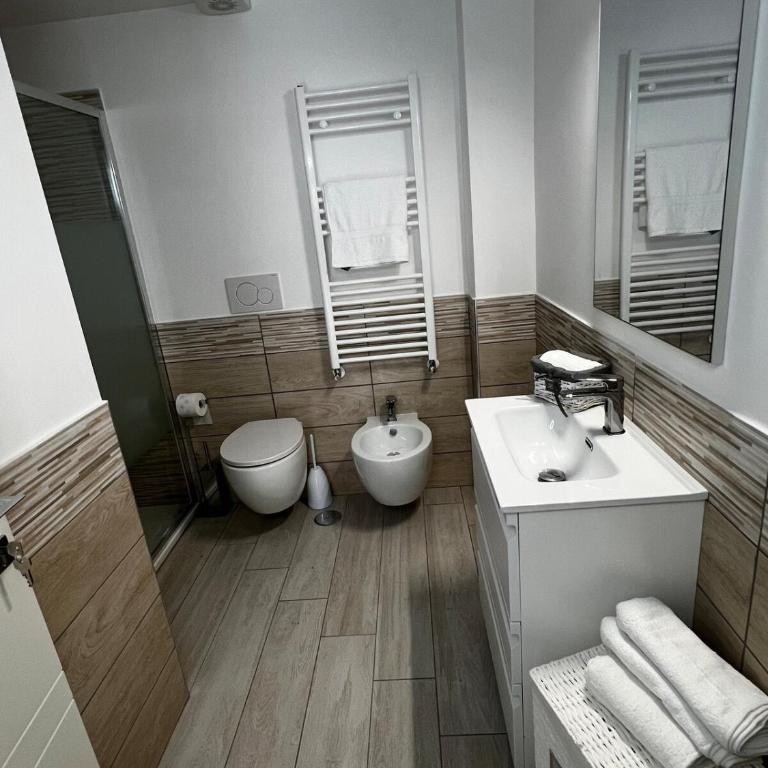 Elegant & Spacious 2BR 2BA Unit with Private Patio - Familien-Apartment mit 2 Schlafzimmern - 37
