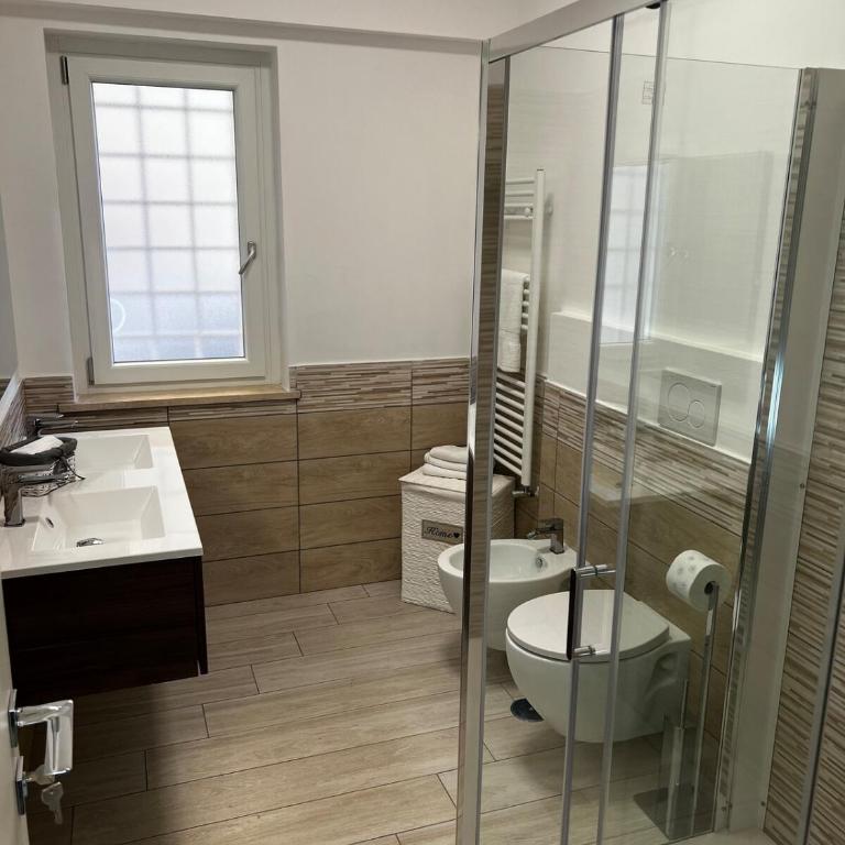 Elegant & Spacious 2BR 2BA Unit with Private Patio - Familien-Apartment mit 2 Schlafzimmern - 24