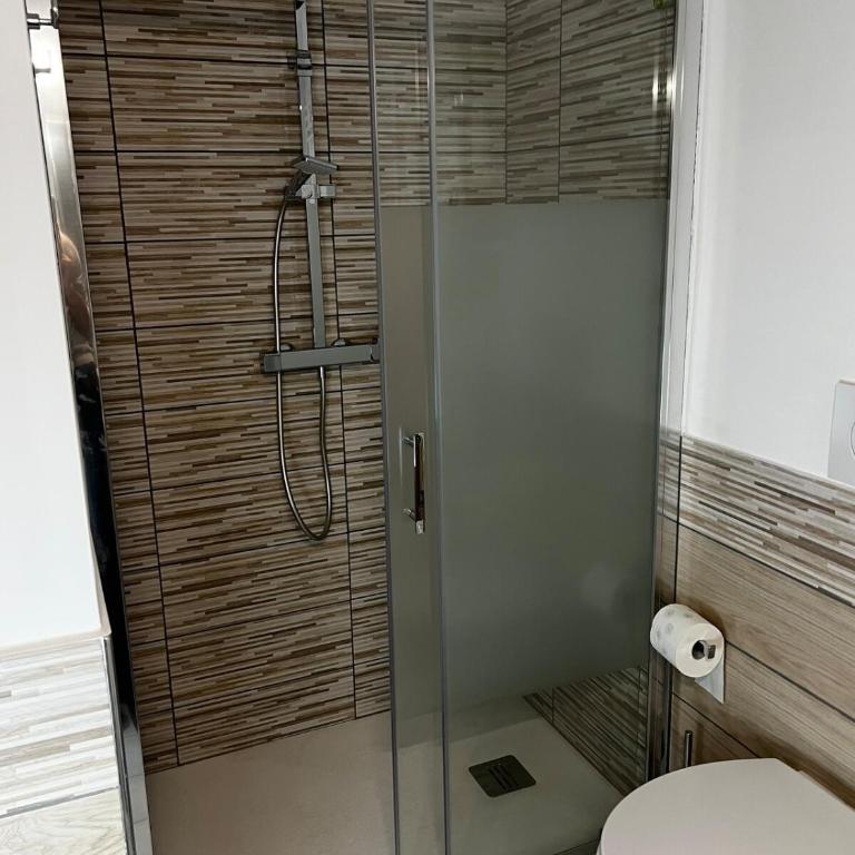 Elegant & Spacious 2BR 2BA Unit with Private Patio - Familien-Apartment mit 2 Schlafzimmern - 39