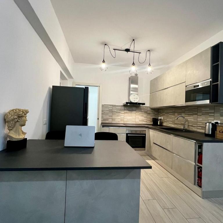 Elegant & Spacious 2BR 2BA Unit with Private Patio - Familien-Apartment mit 2 Schlafzimmern - 9