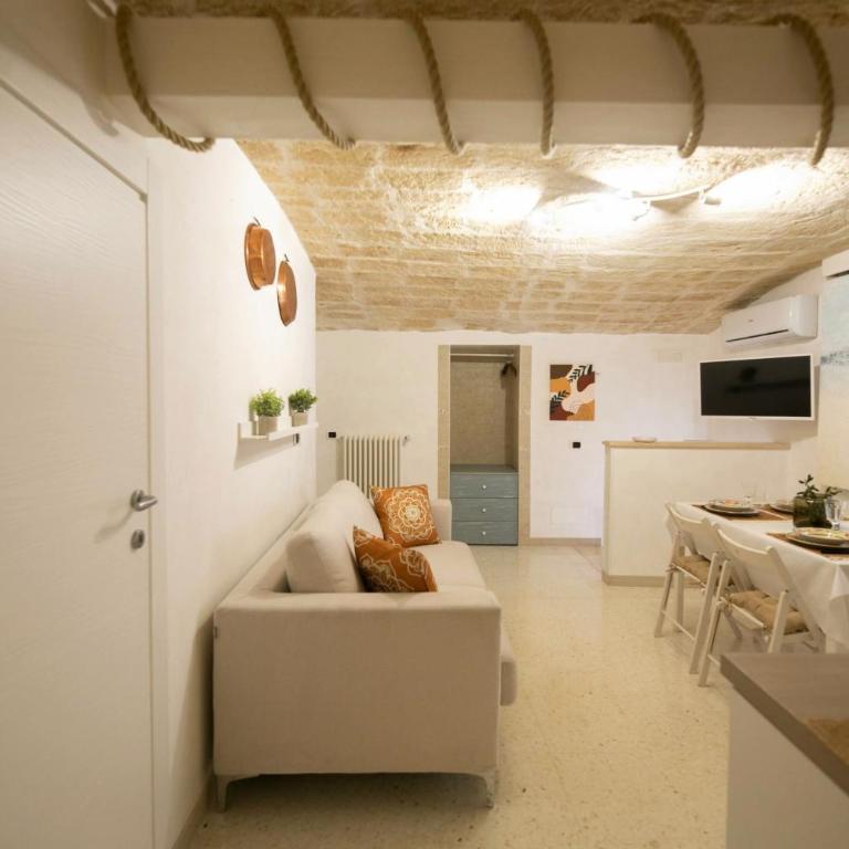 Pietralisa 33 - Charming Home in Monopoli Old Town - One-Bedroom Apartment - 11