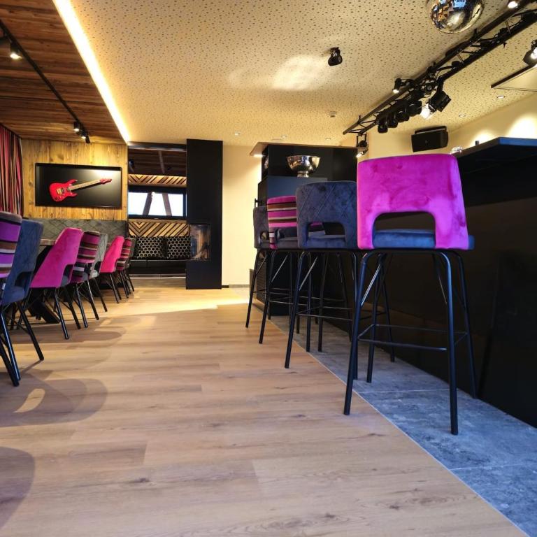 Chalet in Zillertal near Ski Slopes & Whirlpool - Ferienhaus mit 8 Schlafzimmern - 13