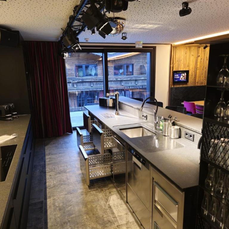 Chalet in Zillertal near Ski Slopes & Whirlpool - Ferienhaus mit 8 Schlafzimmern - 12