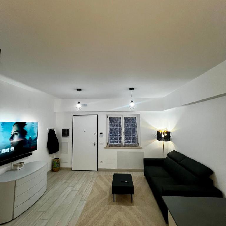 Elegant & Spacious 2BR 2BA Unit with Private Patio - Familien-Apartment mit 2 Schlafzimmern - 3