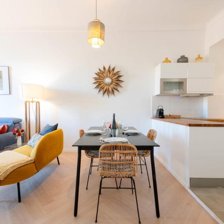 Modern 2-Br Apartment with Balconies 3 Min from Palais des Festivals - Apartment - 14