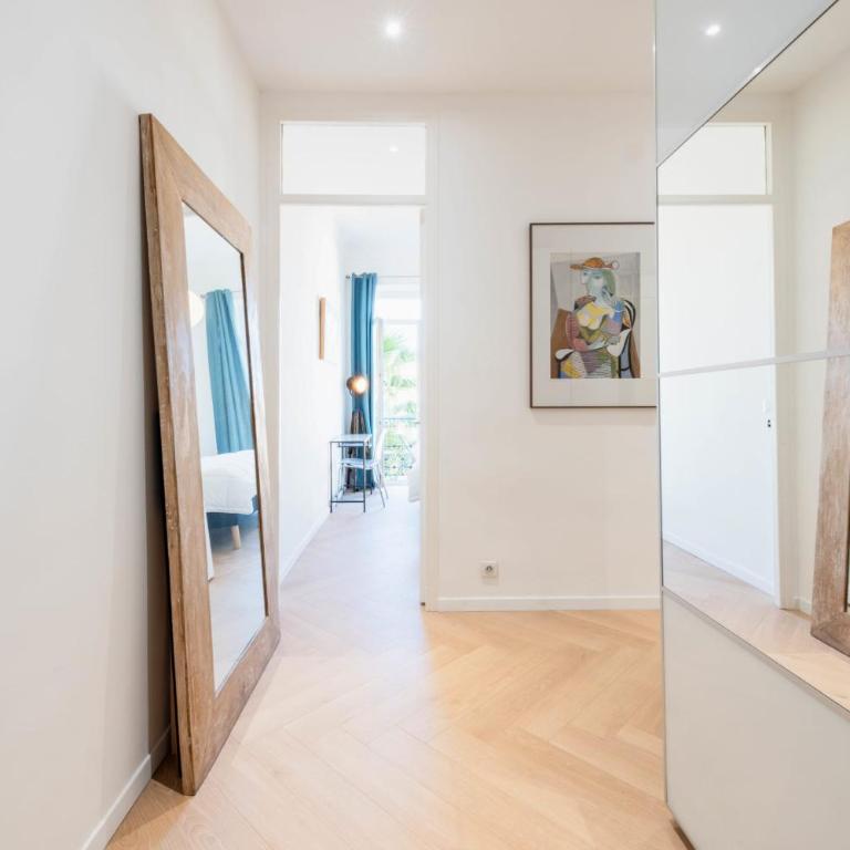 Modern 2-Br Apartment with Balconies 3 Min from Palais des Festivals - Apartment - 29
