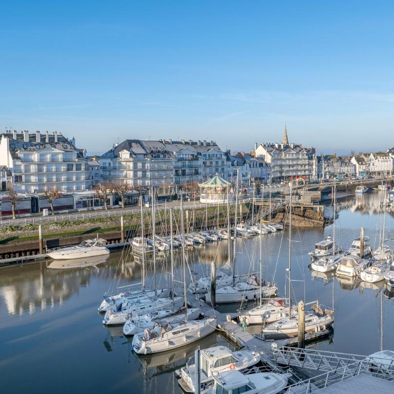 Appart pour 2 adultes et 1 enfant- Vue sur le Port - Apartment - 2