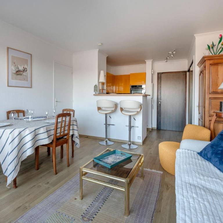 Appart pour 2 adultes et 1 enfant- Vue sur le Port - Apartment - 5