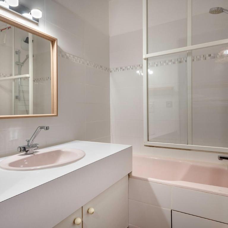 Appart pour 2 adultes et 1 enfant- Vue sur le Port - Apartment - 8