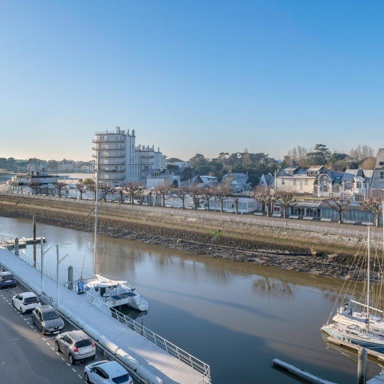 Appart pour 2 adultes et 1 enfant- Vue sur le Port - Apartment - 10