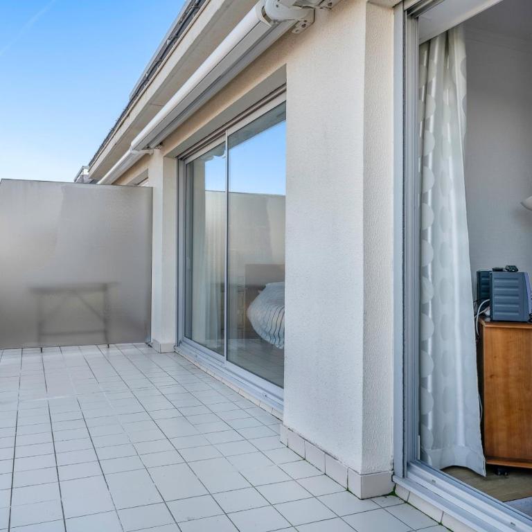 Appart pour 2 adultes et 1 enfant- Vue sur le Port - Apartment - 9