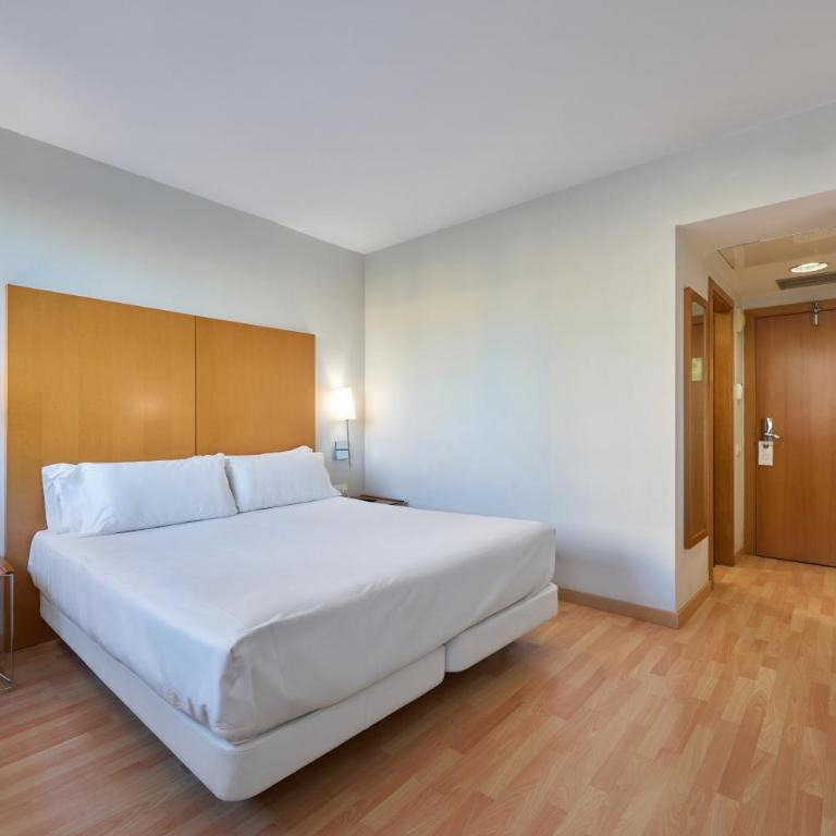 Catalonia Barcelona Beach - Double Room - 4