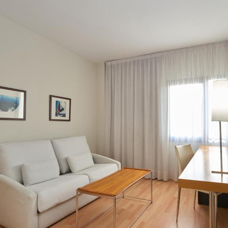 Catalonia Barcelona Beach - Family Junior Suite - 1