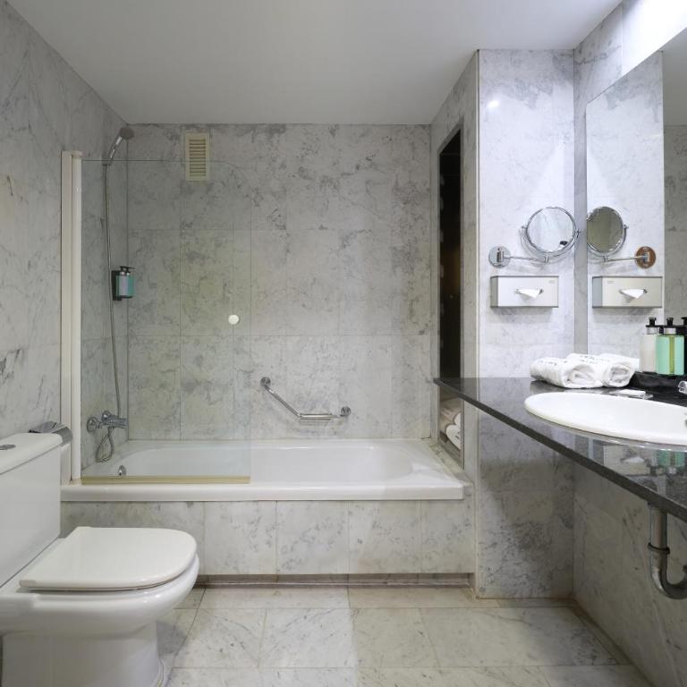 Catalonia Barcelona Beach - Superior Double Room with Balcony - 5