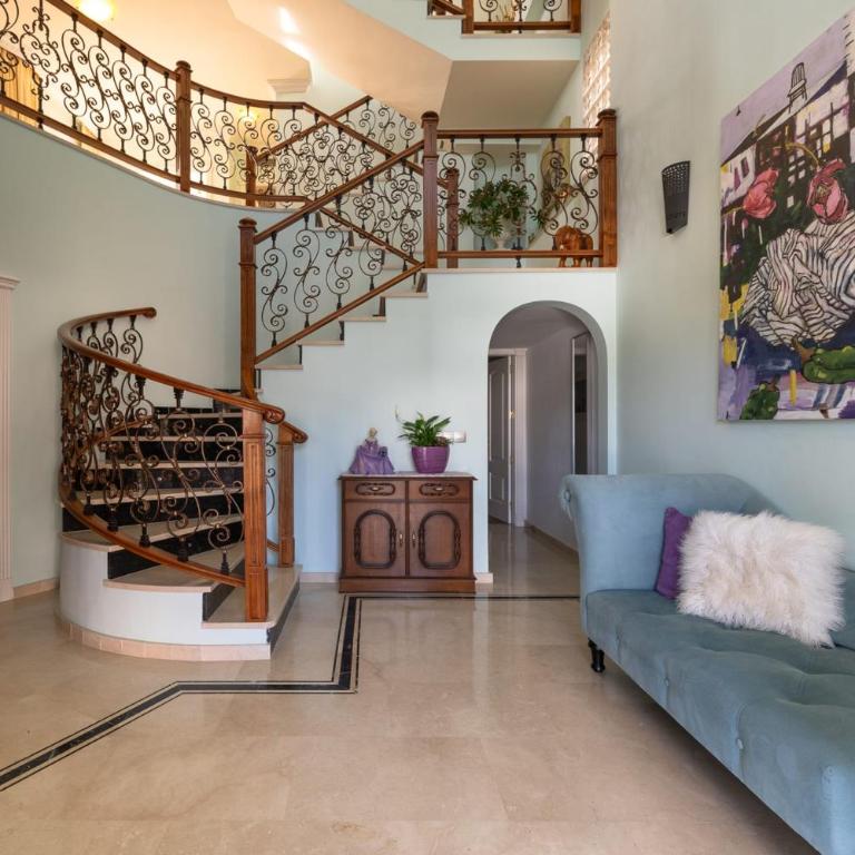 Your Private Paradise Luxurious Villa for Unforgettable Stays - Villa - 50