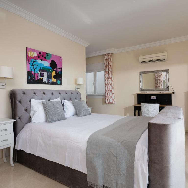 Your Private Paradise Luxurious Villa for Unforgettable Stays - Villa - 55