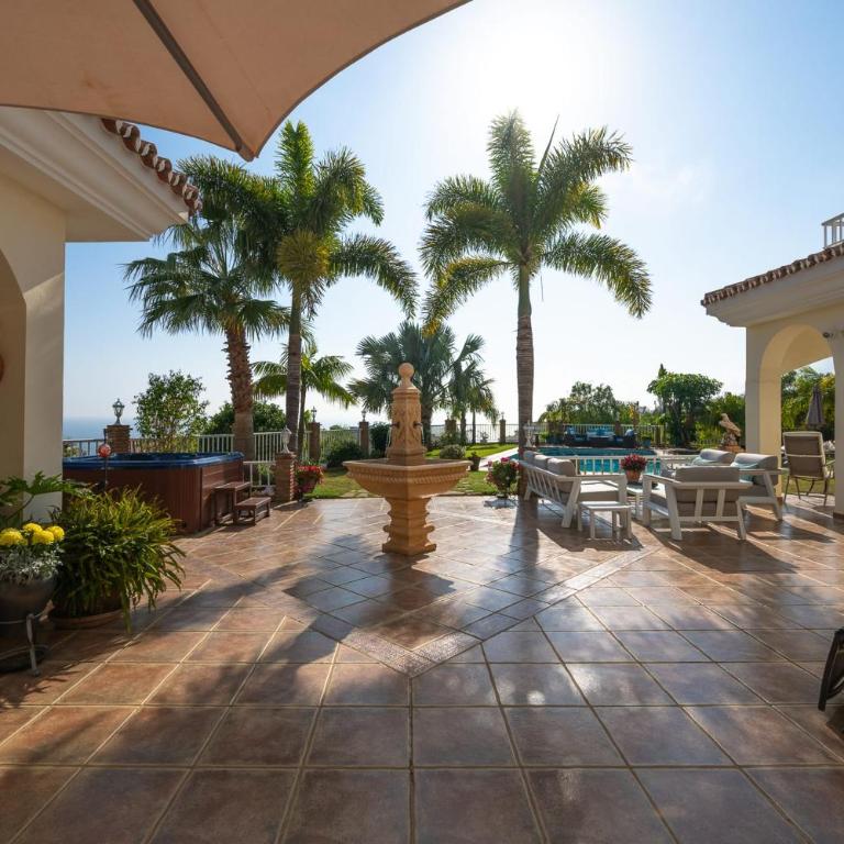 Your Private Paradise Luxurious Villa for Unforgettable Stays - Villa - 24