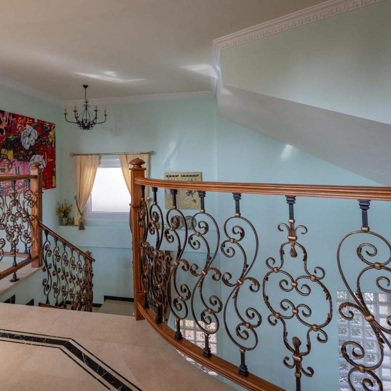 Your Private Paradise Luxurious Villa for Unforgettable Stays - Villa - 30