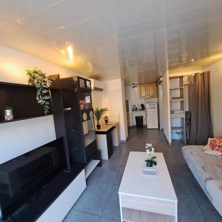 Comfortable studio-from city center and beaches - Apartment mit 1 Schlafzimmer - 1
