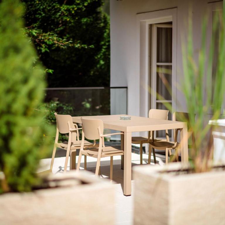 Crystls Aparthotel - Apartment mit Terrasse - 4