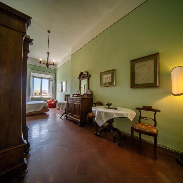 Royal Victoria Hotel - Family Room - 1