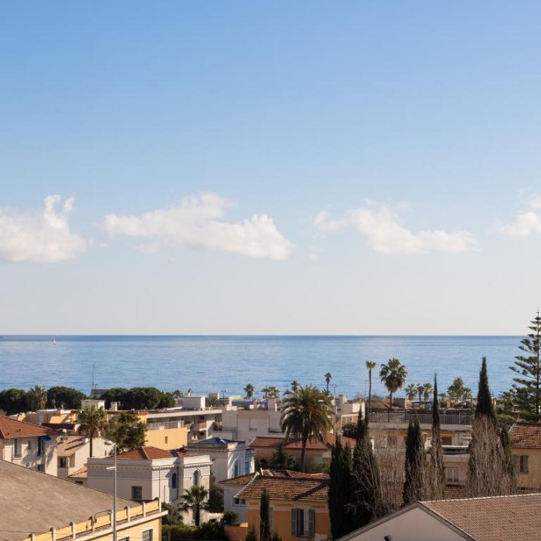 Vue mer sublime, terrasse ensoleillée et parking - Appartement 2 Chambres - 14