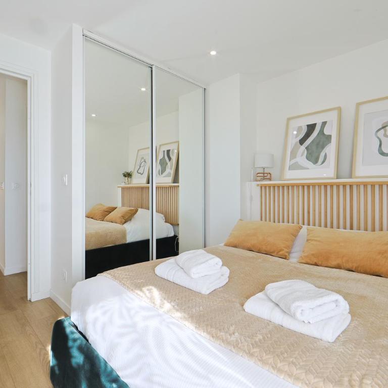 Vue mer sublime, terrasse ensoleillée et parking - Appartement 2 Chambres - 18