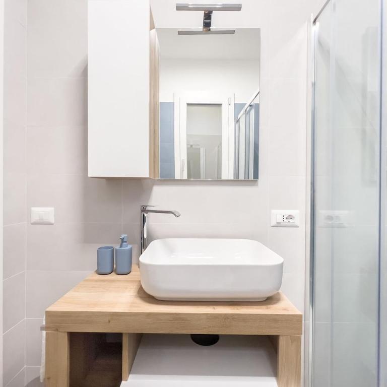 Luxury & Design Apartment Piramide - Appartamento con 2 Camere da Letto - 50
