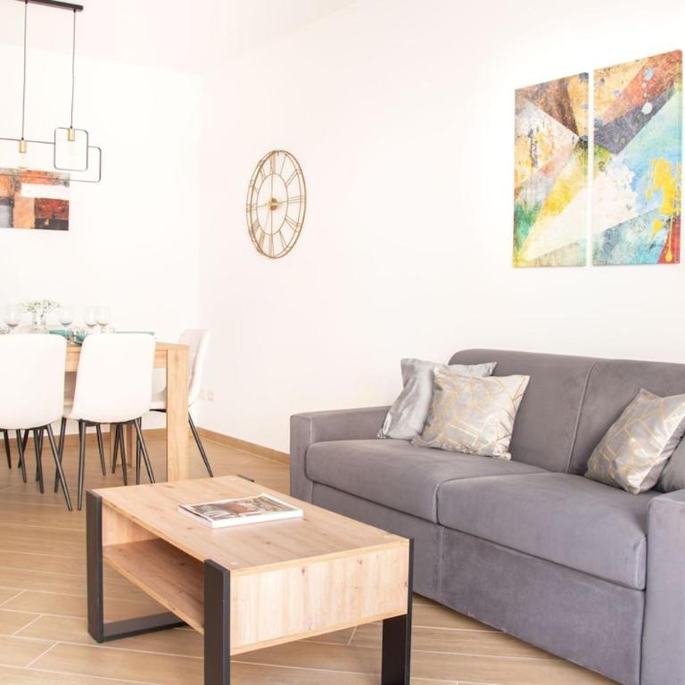 Luxury & Design Apartment Piramide - Appartamento con 2 Camere da Letto - 56