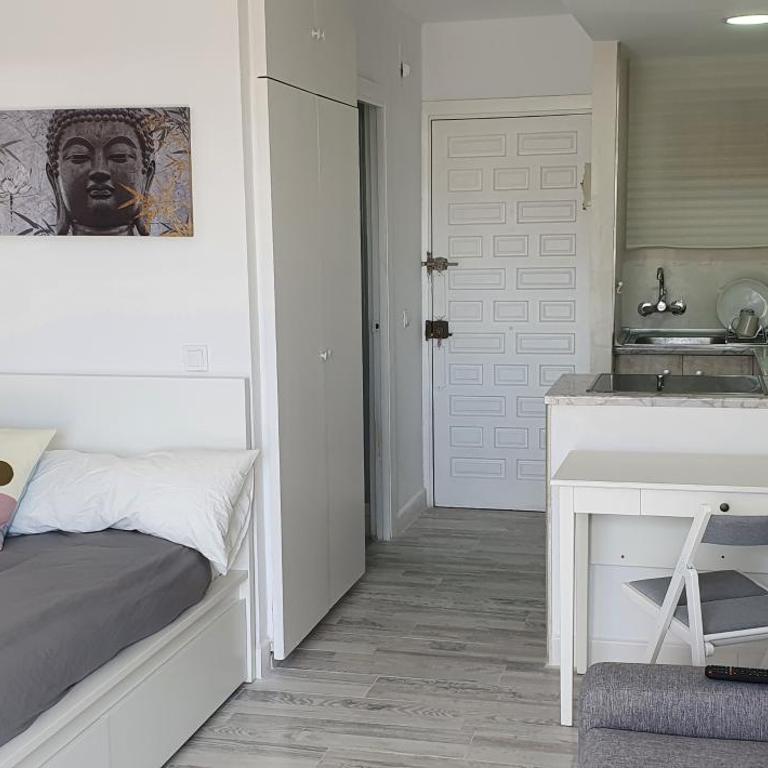 Newly renovated bright apartment in JUPITER - One-Bedroom Apartment - 10
