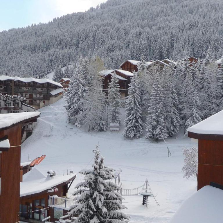 Chalet mitoyen traditionnel 12 personnes avec WiFi à La Tania - Chalet mit 3 Schlafzimmern - 12