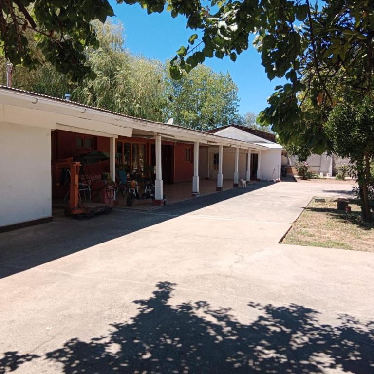 Comodo Hostal para personas de trabajo - Casa de 7 dormitorios - 1