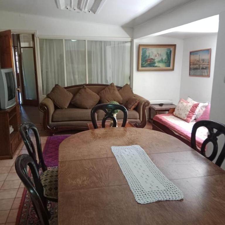 Comodo Hostal para personas de trabajo - Casa de 7 dormitorios - 11