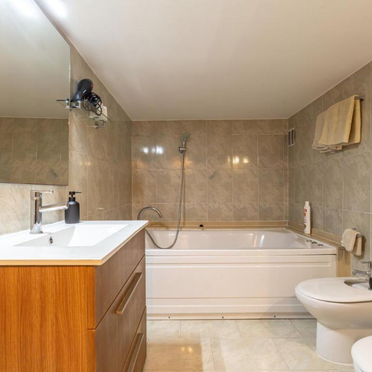 Alos Apartments Paseo de Gracia-Diagonal - Duplex Apartment with Spa Bath - 5