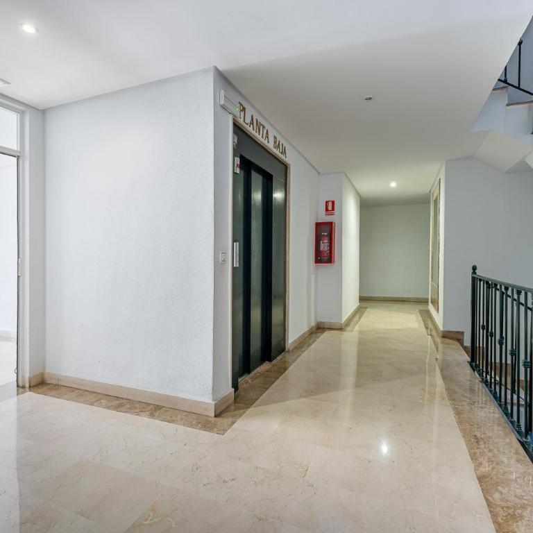 Puerto Benalmádena and Carihuela, Attic Views with pool, Parking, terrace - Apartamento de 2 dormitorios - 37