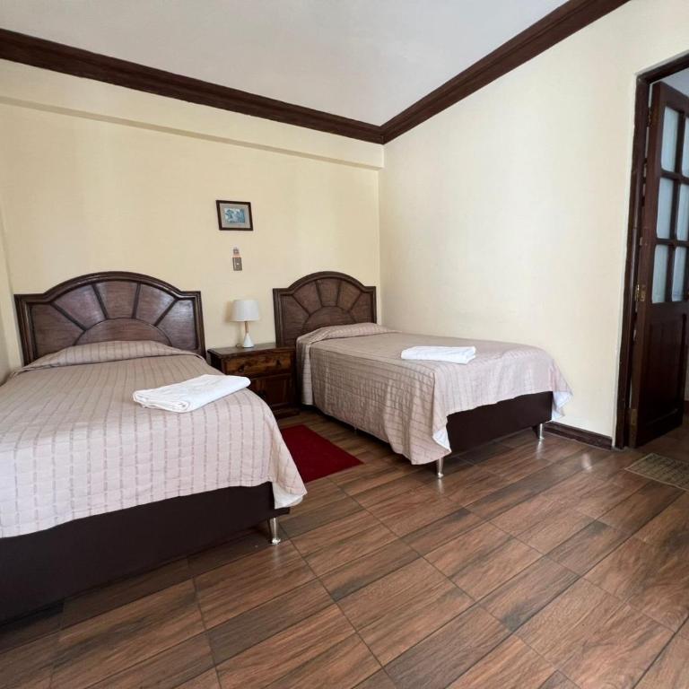 La Culta Centro Cultural Y Hostal - Deluxe Double Room - 2