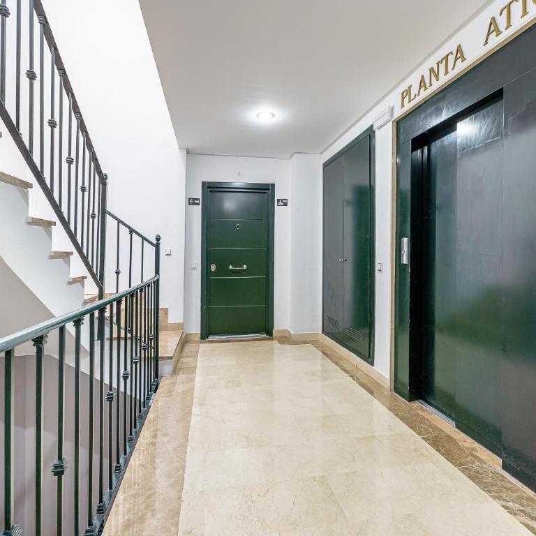 Puerto Benalmádena and Carihuela, Attic Views with pool, Parking, terrace - Apartamento de 2 dormitorios - 36
