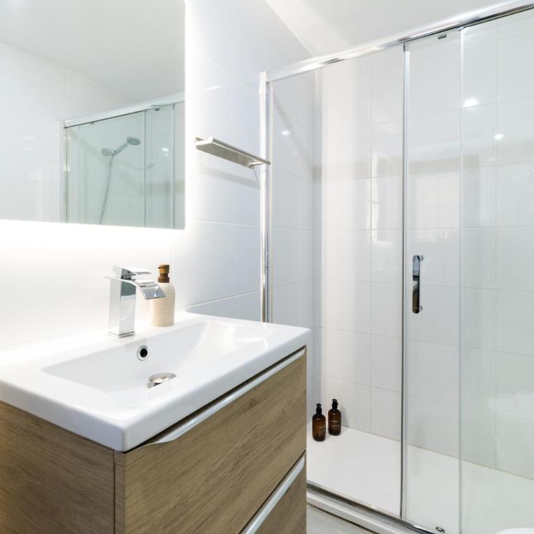 Céntrico Apartamento Reformado - Two-Bedroom Apartment - 18