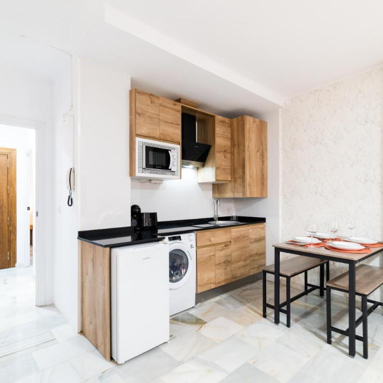 Céntrico Apartamento Reformado - Two-Bedroom Apartment - 6