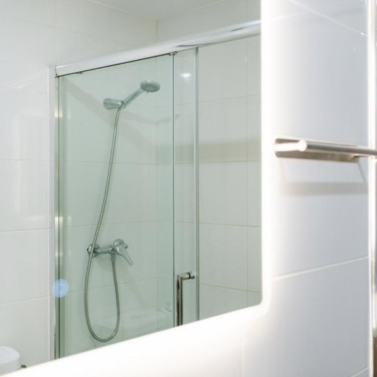 Céntrico Apartamento Reformado - Two-Bedroom Apartment - 56