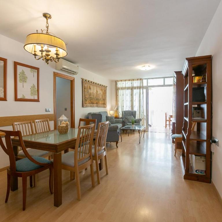 Amplio piso en el centro de Málaga - Apartamento - 2