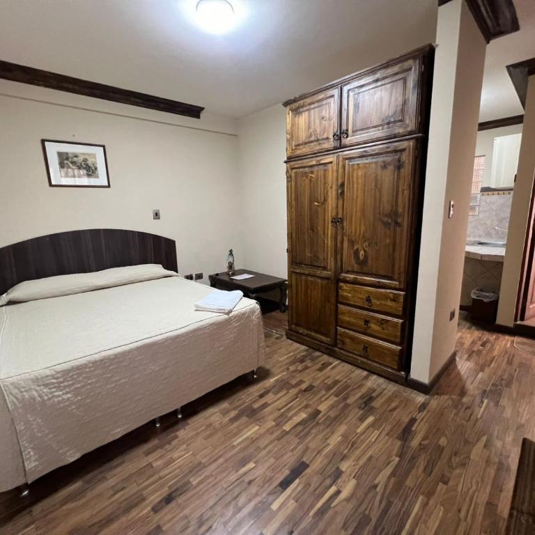 La Culta Centro Cultural Y Hostal - Queen Room - 4