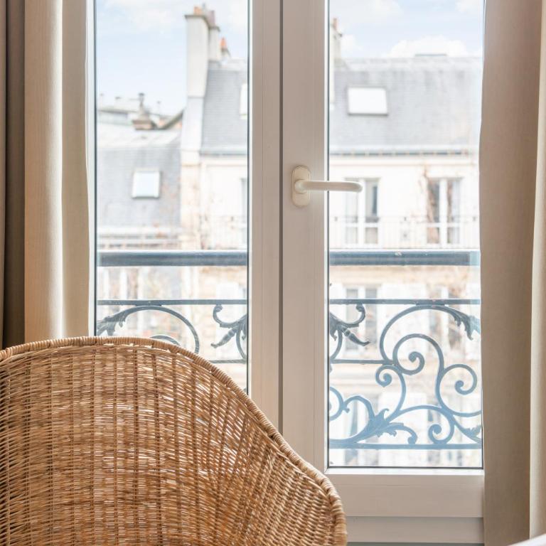 Hôtel Prony Monceau - Chambre Double - Vue sur Rue - 7